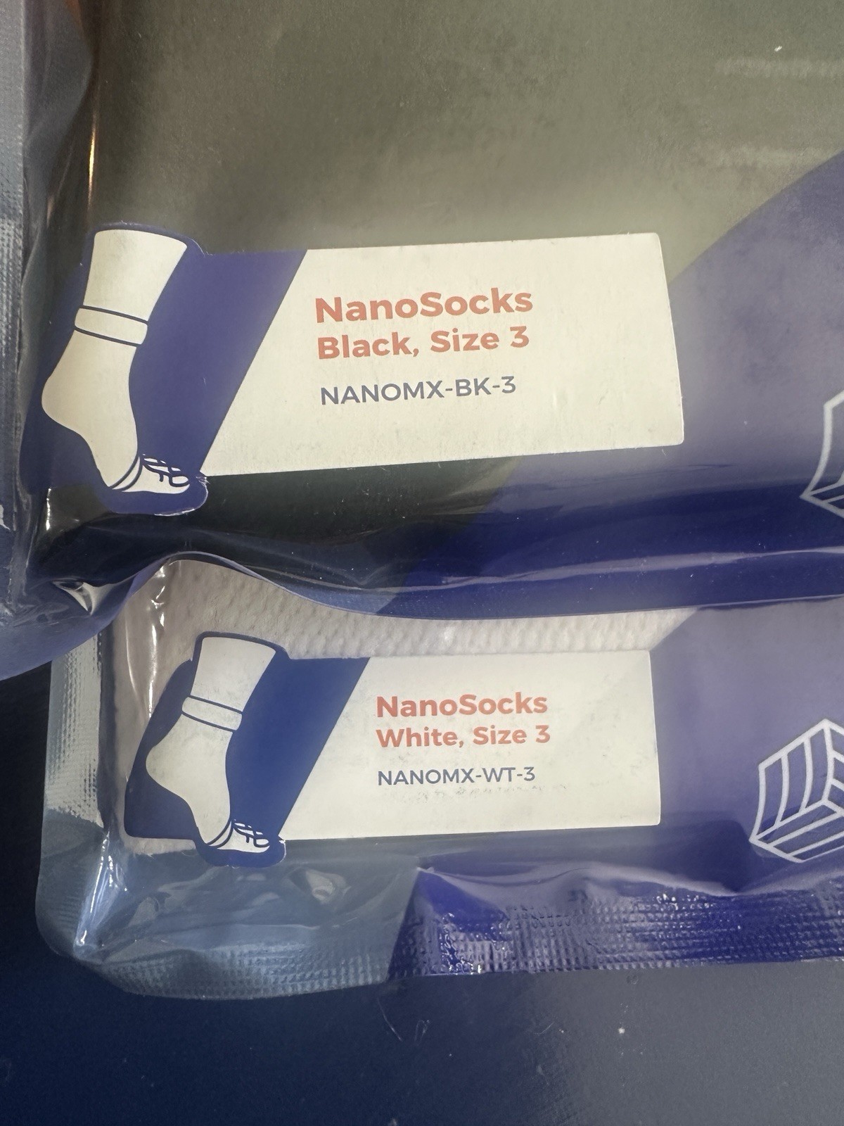 2 Nanosocks Socks 3D Nano-Weave Technology Nanomx-WT-3 White + Black Size 3 NEW