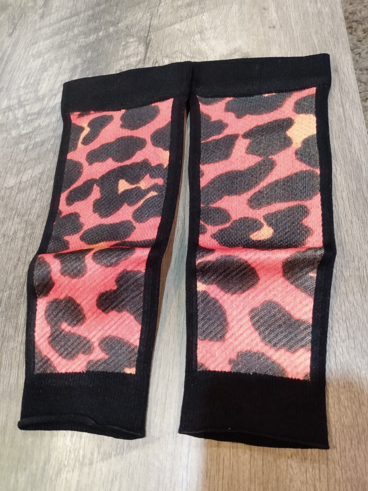 Magic Sport Printable Compression Calf Sleeves, Unrestrained Leopard Size M/L
