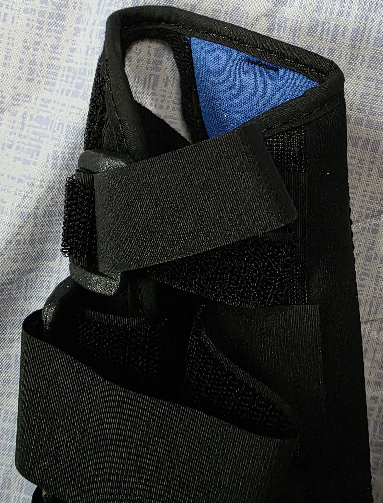 PROCARE QUICK FIT WRIST UNIVERSAL RIGHT HAND BRACE MED. NEW