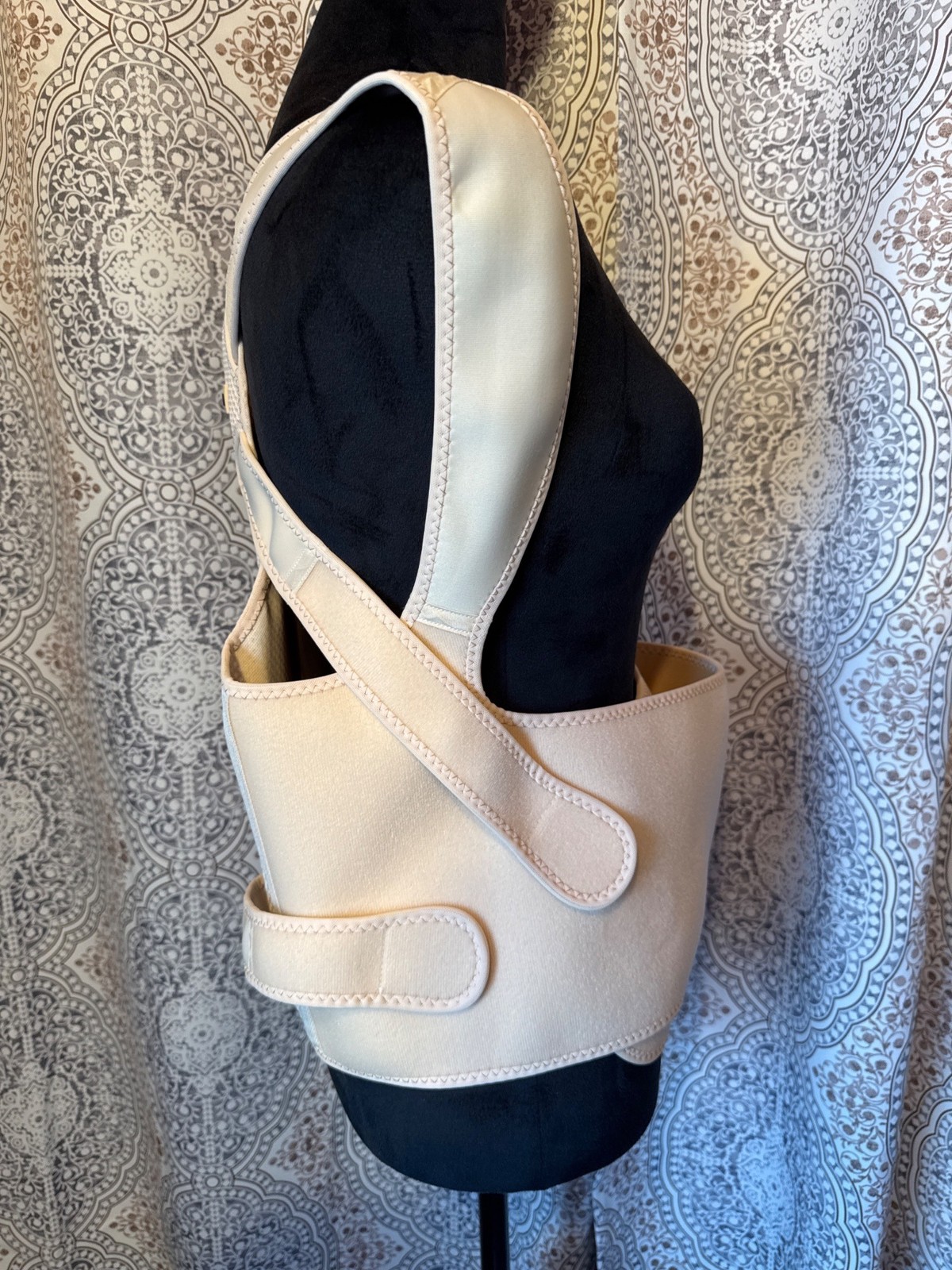 Fit Geno Adjustable Beige Posture Corrector Back Support Belt