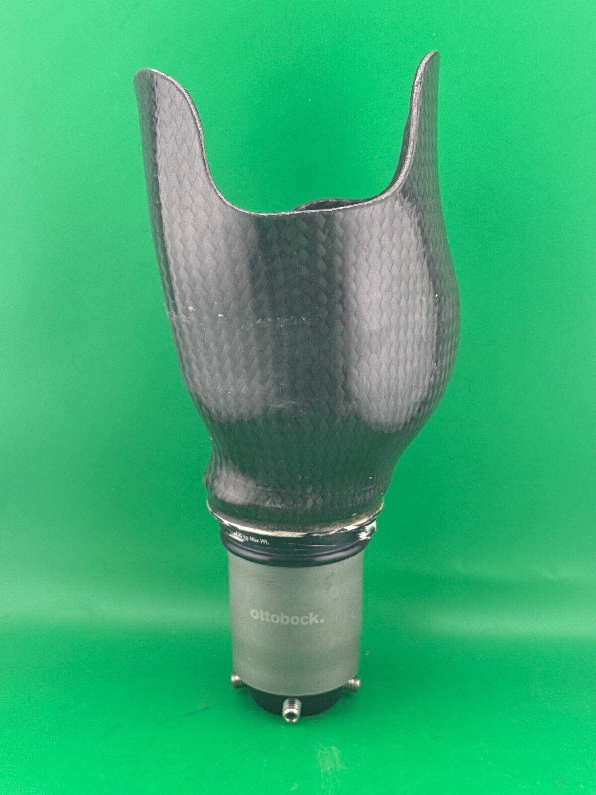 Prosthetic socket w/ Otto bock p4 prosthetic vacuum pump 4R180