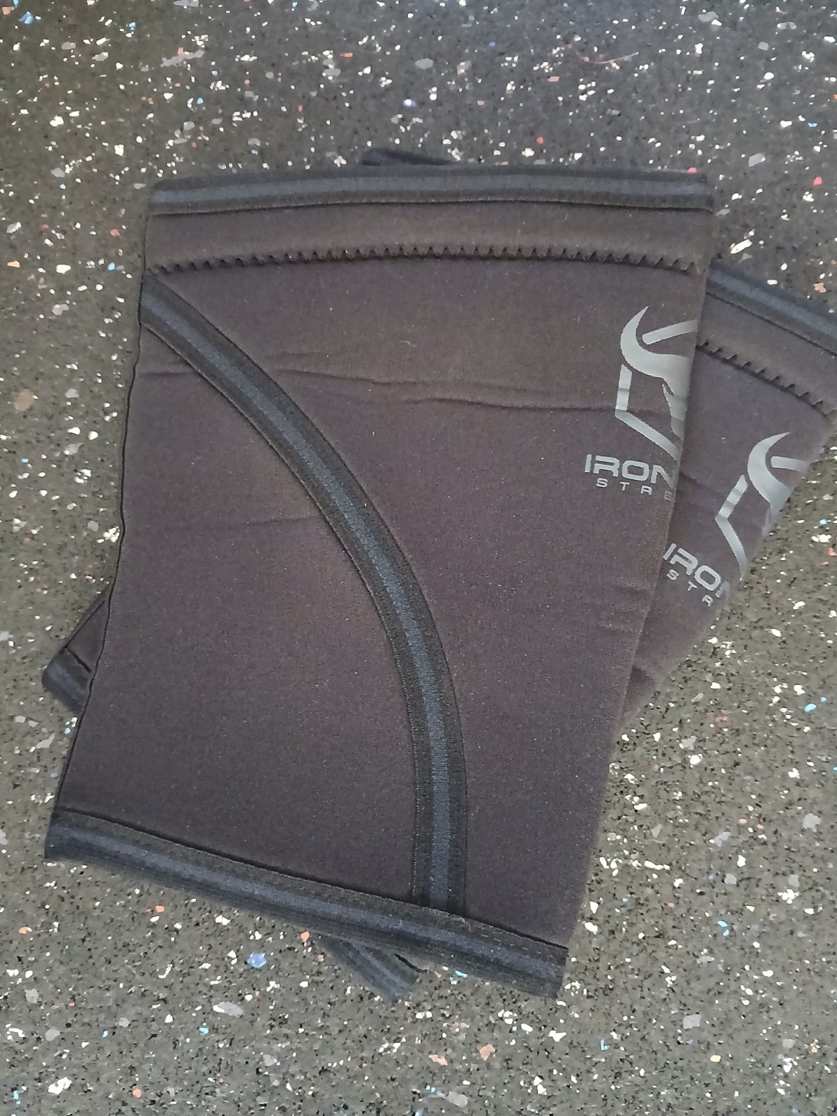 Iron Bull Strength 7mm Knee Sleeves, Pair, Compression Support for Lifting