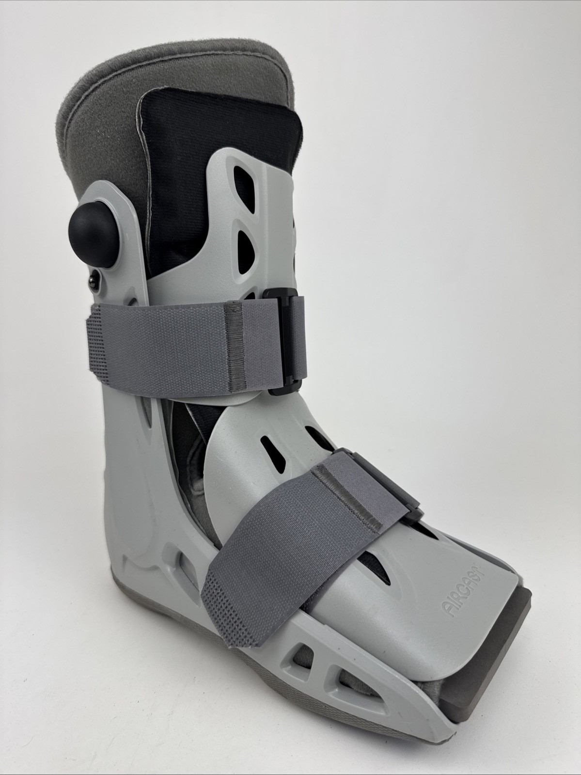 Aircast Softstrike Short Walker Brace ? Walking Boot w/ Pump DJO LLC 01ES-M