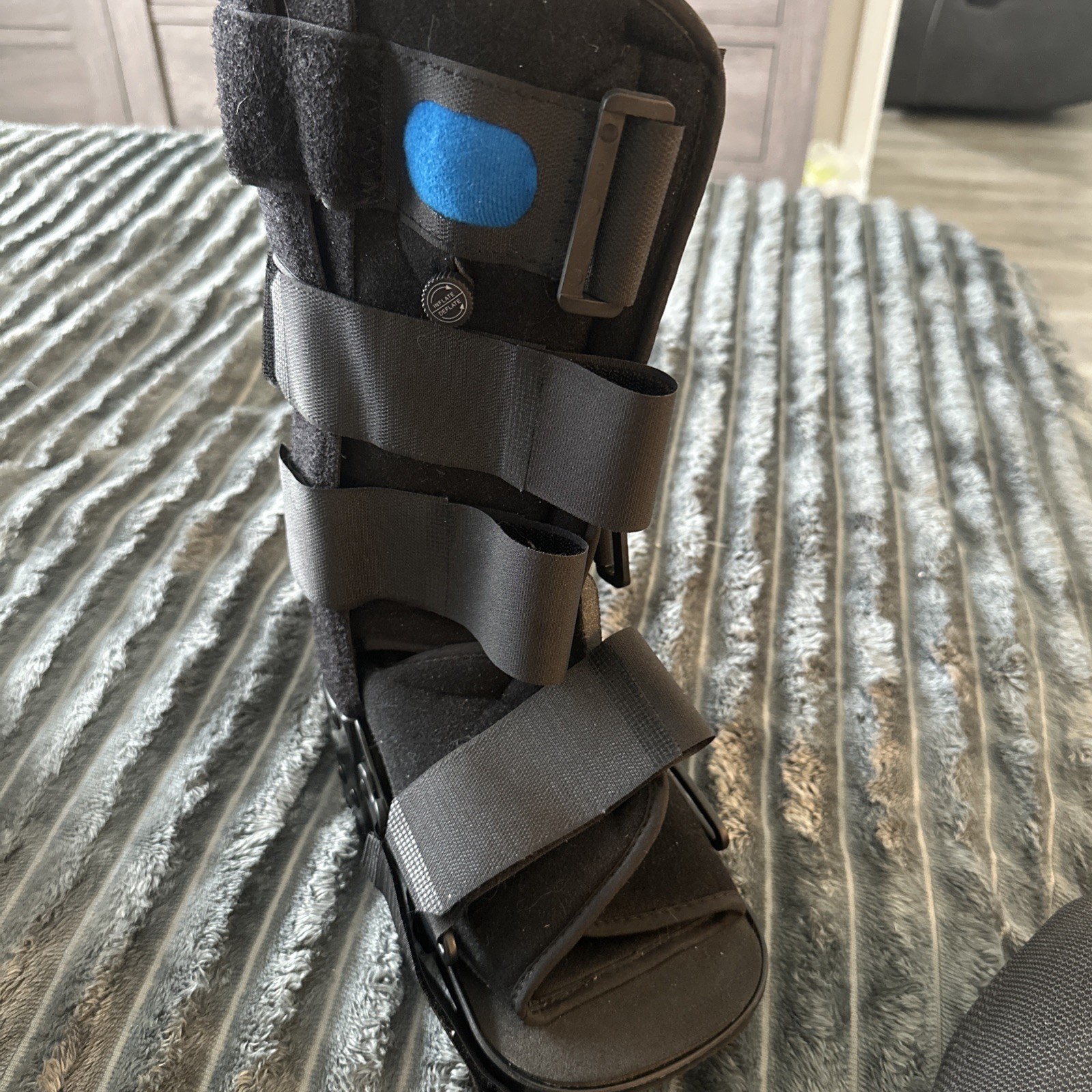 Walking Boot Pneumatic Pump Ovation Medical Gen2 Short Blue size Small NWT