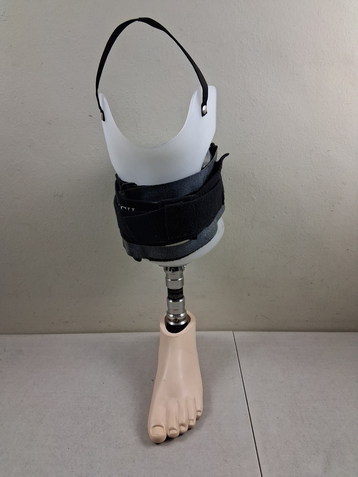 Transtibial Prosthetic Leg Assembly Left Flo Tech O & P APC Coupling Sz 10 Foot
